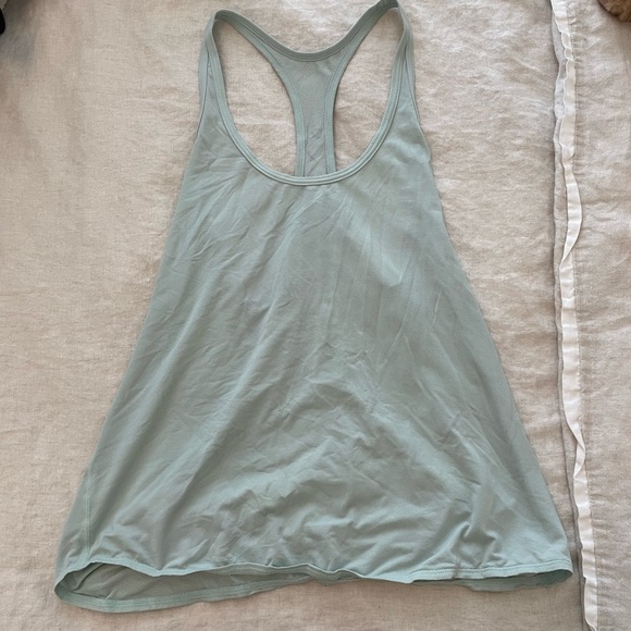 Mint green lululemon tank - Picture 5 of 5